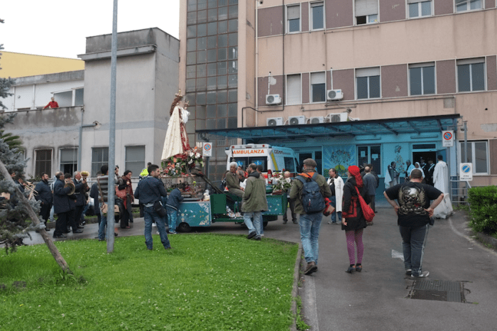 Statue of the Madonna delle Galline at the Pagani hospital