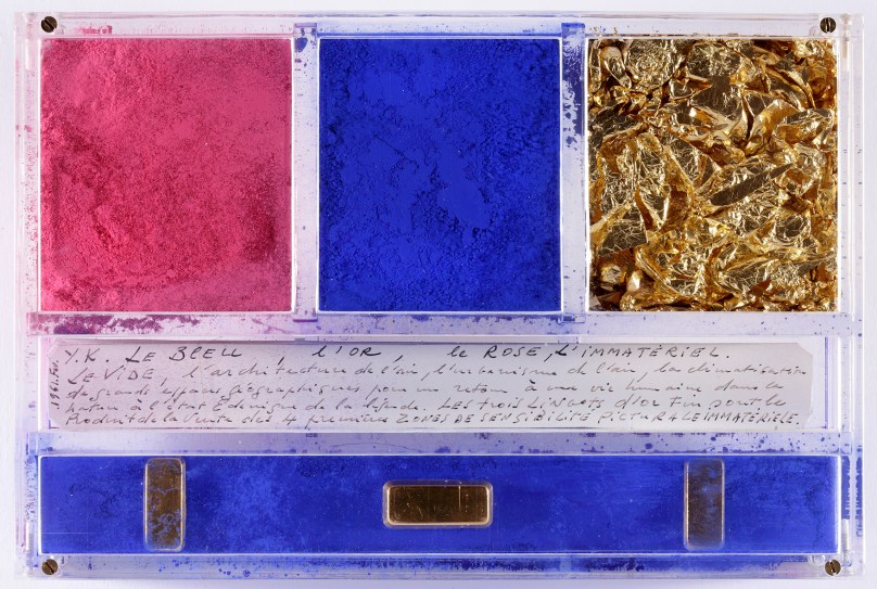 Ex-voto dedicated to Santa Rita of Cascia by Yves Klein, 1961 Dry pigment, gold leaves, gold bars and manuscript in a plexiglas box, 14 x 21 x 3.2 cm © Yves Klein / ADAGP, Paris, 2014
