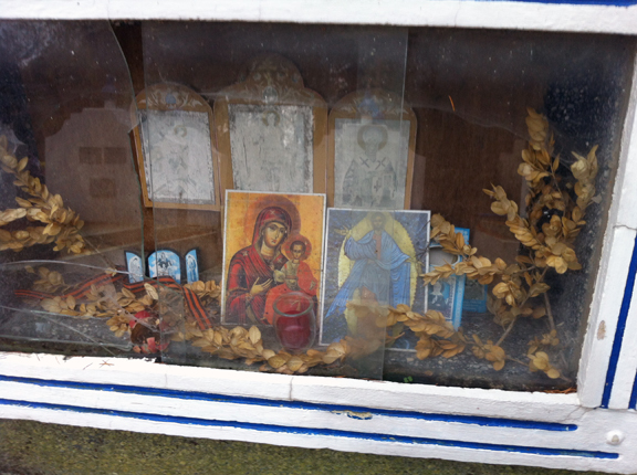 Icons placed at a grave.