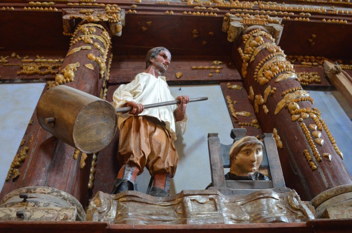 Figure 2 Votive effigy of the executioner and a convict sentenced to capital punishment by beheading Sanctuary of Madonna delle Grazie di Curtatone, Mantua, 16th Century